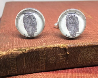 Spooky Owl Cuff Links - Fatto a mano da copia di Antique Book Illustration - Owl Cufflinks - Vintage - Regalo per gli uomini regali letterari per marito