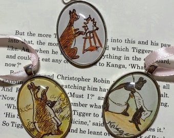 Kanga e Roo - Winnie the Pooh Book Ornaments Handmade w Real Vintage Book Illustrations - Classic Pooh Bear - Bookish Literary Gifts