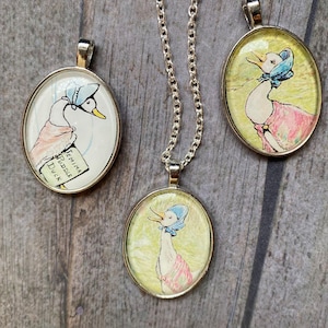 Jemima Puddle Duck Collana - Beatrix Potter Collana fatta a mano w Real Vintage Book Illustration - Classic Peter Rabbit - Regali letterari libreschi