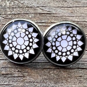 Women’s Men’s Flatback Black Sunflower Stud Earrings for Sensitive Ears • Non Tarnish Stainless Steel Flat Back Sun Flower Earrings