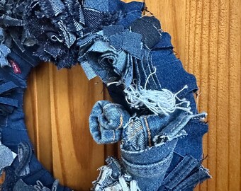 ハンドメイド　ミニリース　タペストリー　デニムカラー　ブルー リサイクルデニムフラワーリース、手作りの花のドア飾り - Etsy 日本