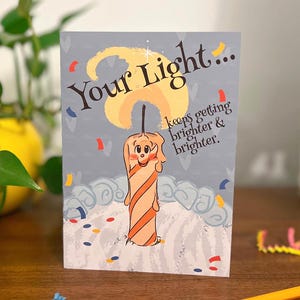 Cartão de aniversário para impressão Your Light Keeps Getting Brighter (PDF e PNG)
