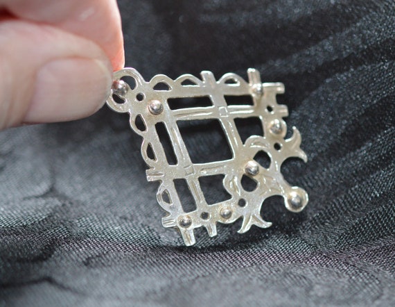 Vintage sterling silver shield shaped pendant nec… - image 6
