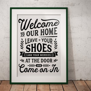 Schuhe aus Zeichen digital bedruckbar - Leave Schuhe and Worries at Door Print lustiges Schuh Schild Muerchen Eingang Vintage schwarz weiß sofort Download