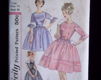 60s EaSY Dress Low Round Neck Opt Collar Full Skirt w Opt Band Slvls n Elbow Length Sleeves w Ruffle CMPLT Simplicity 3782 Bust US 32 CM 81