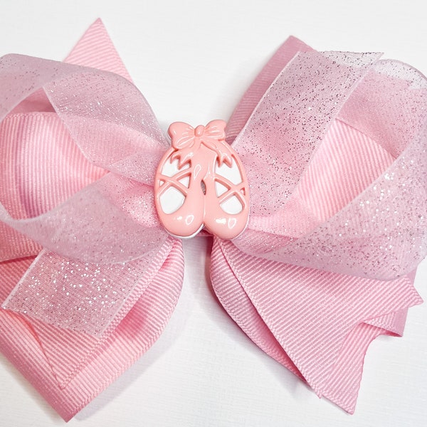 Light pink ballet hair bow, ballet hairbow, ballet hair clip, pink hair bow, pink hair bow, light pink hair bow, dance hair bow, dance bow
