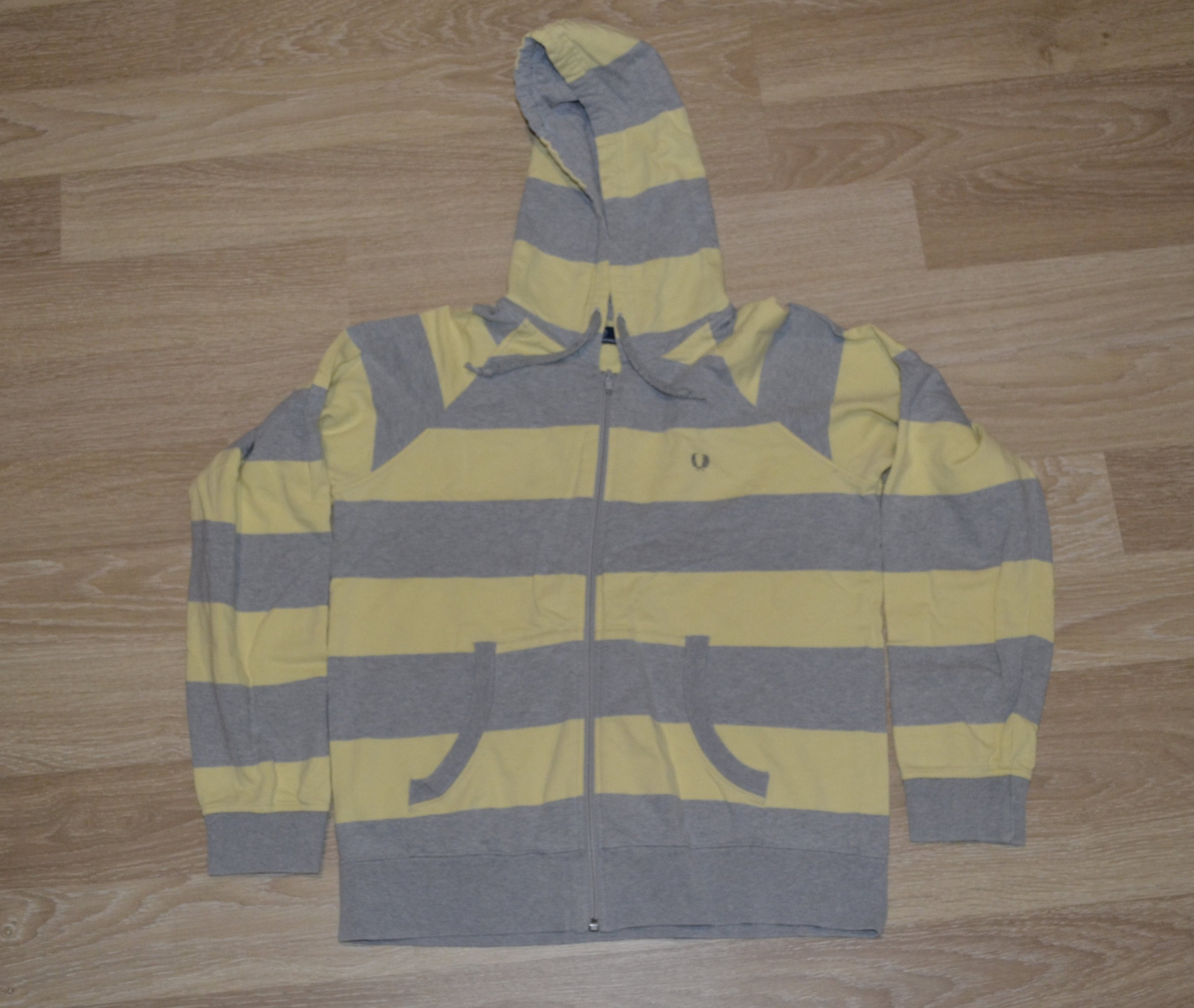 Fred Perry, Vintage Fred Perry Hoodies Sportswear Unisex Coat Jumper Casual Terraces wear Mens Size S Women Size 12 US