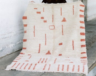 MOD - Vintage Azilal Moroccan Rug (warm ivory, warm rosey pink - 5x8 rug)