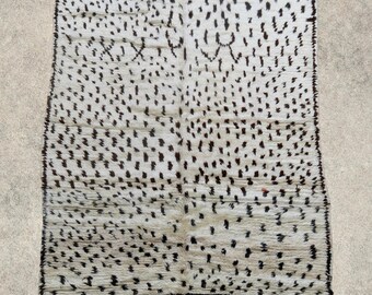 Handmade Vintage Azilal Rug – Cream & Brown Moroccan Decor - 5x9 - SPECKLED