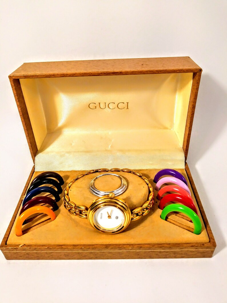 Vintage Gucci multi color interchangeable bezel watch size 7in 