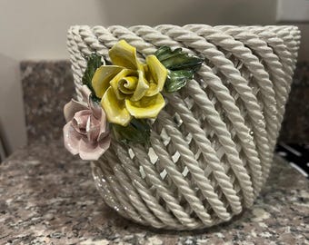 バラが飾られたヴィンテージのイタリア製陶器プランター - Etsy 日本