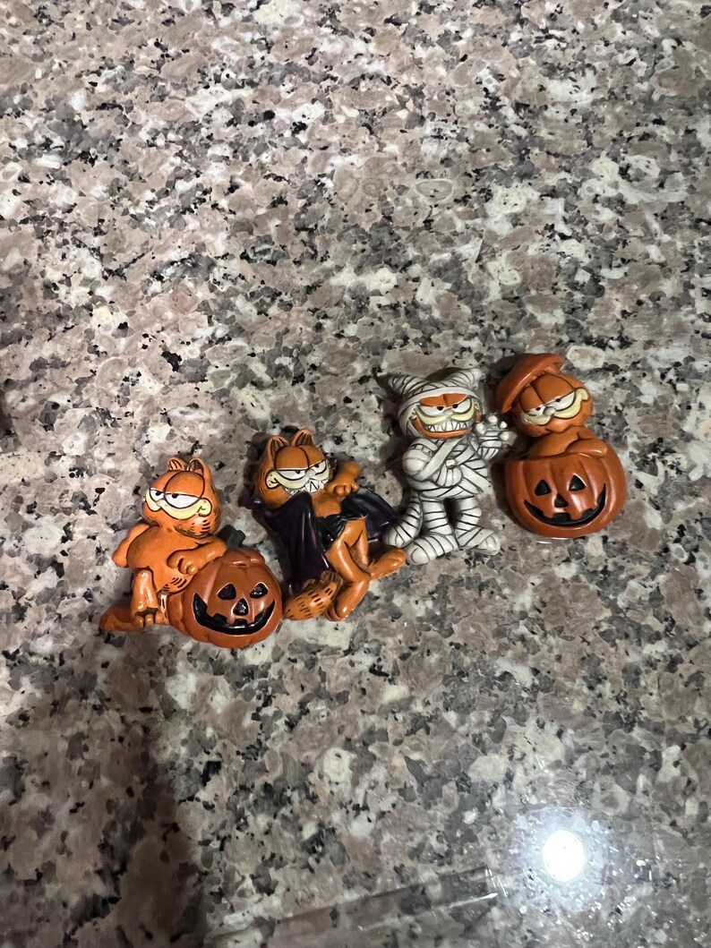Vintage Garfield magnets sold individually