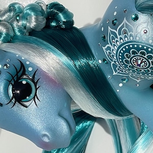 My Little Pony Custom OOAK G3 Henna Pony * SAATVIKA * Swarovski Rhinestone, Unicorn, Pegasus, Hand Made, Airbrushed
