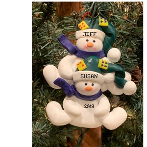 VERTICAL SNOW COUPLE - Personalized Christmas Ornament