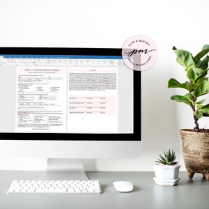 Puede incluir: Una pantalla de ordenador que muestra un formulario de consulta de la piel imprimible con el texto "SKIN CONSULTATION FORM ALL INFORMATION IS CONFIDENTIAL". El formulario incluye secciones para la informaci&oacute;n del cliente, las preocupaciones sobre la piel y el historial de tratamiento. La pantalla est&aacute; en un escritorio con un teclado blanco y un rat&oacute;n blanco.