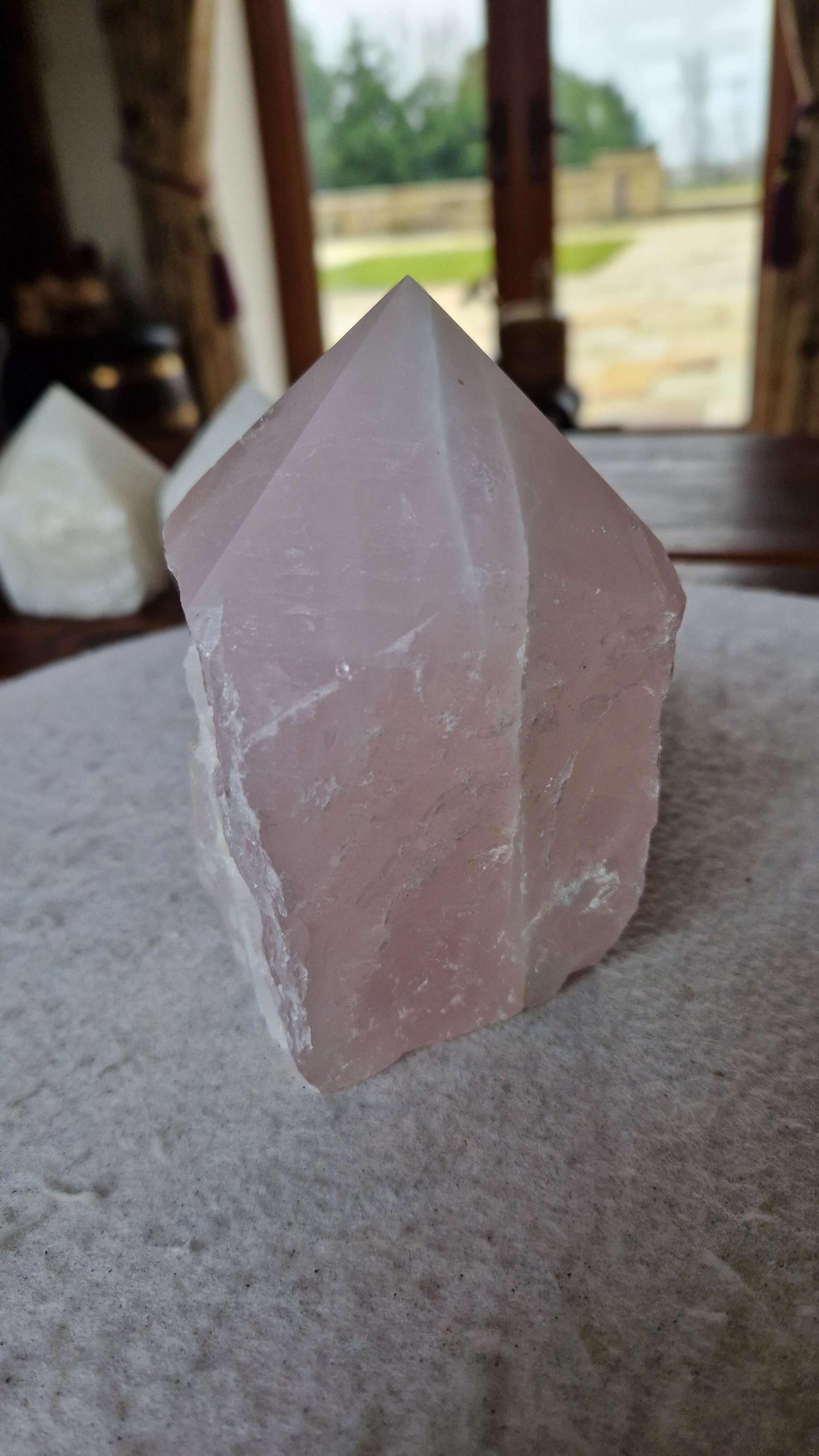 大きなローズクォーツ ピンククリスタル 10 クォーツタワーポイント