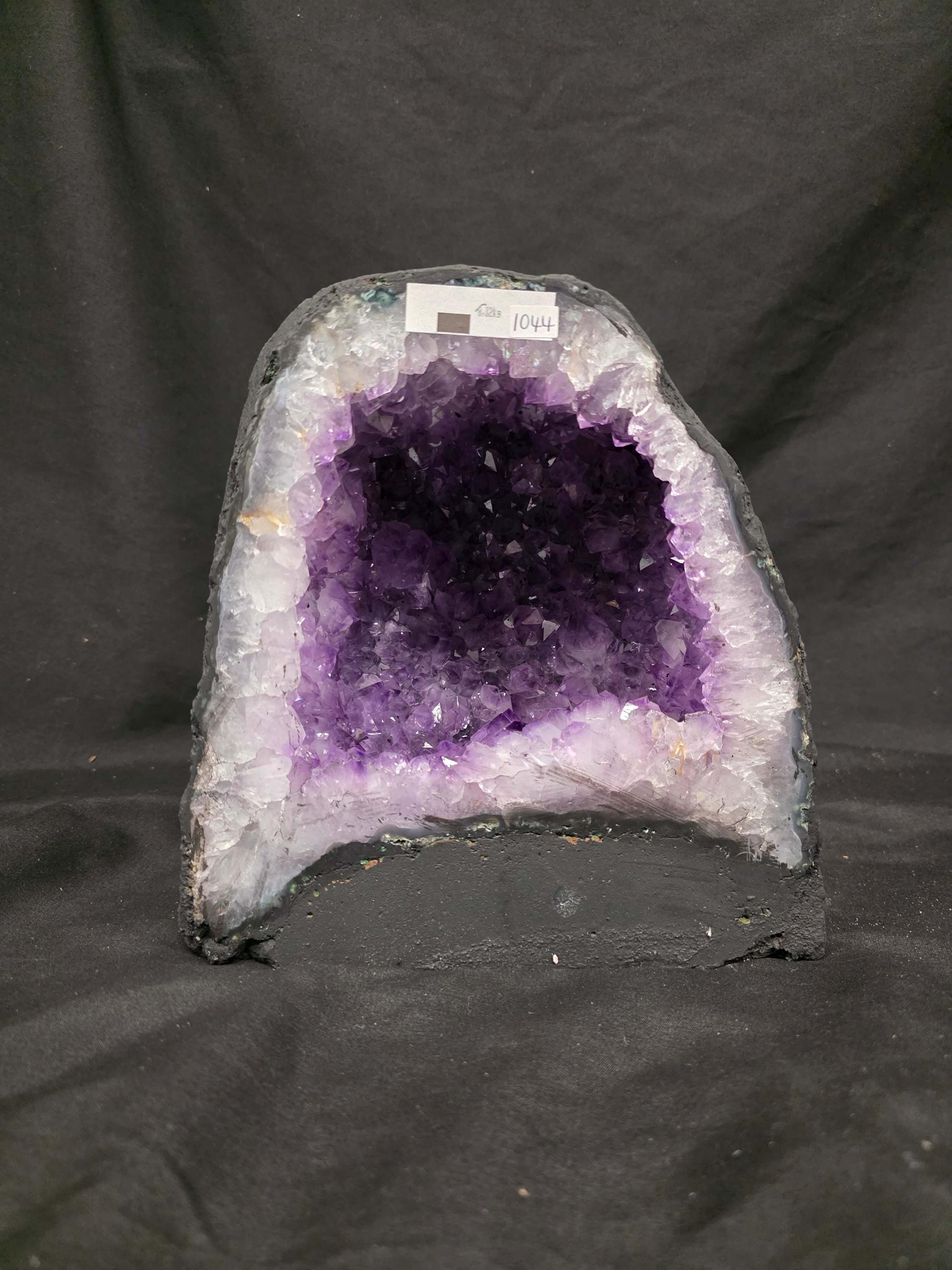 アメジストクリスタルジオード 1044 プレミアムクイーングレード 8.32