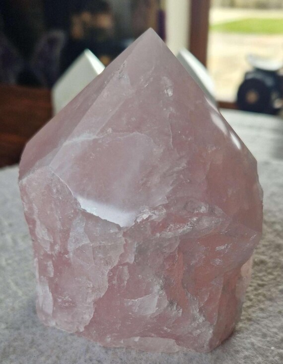 大きなローズクォーツ ピンククリスタル 39 クォーツタワーポイント