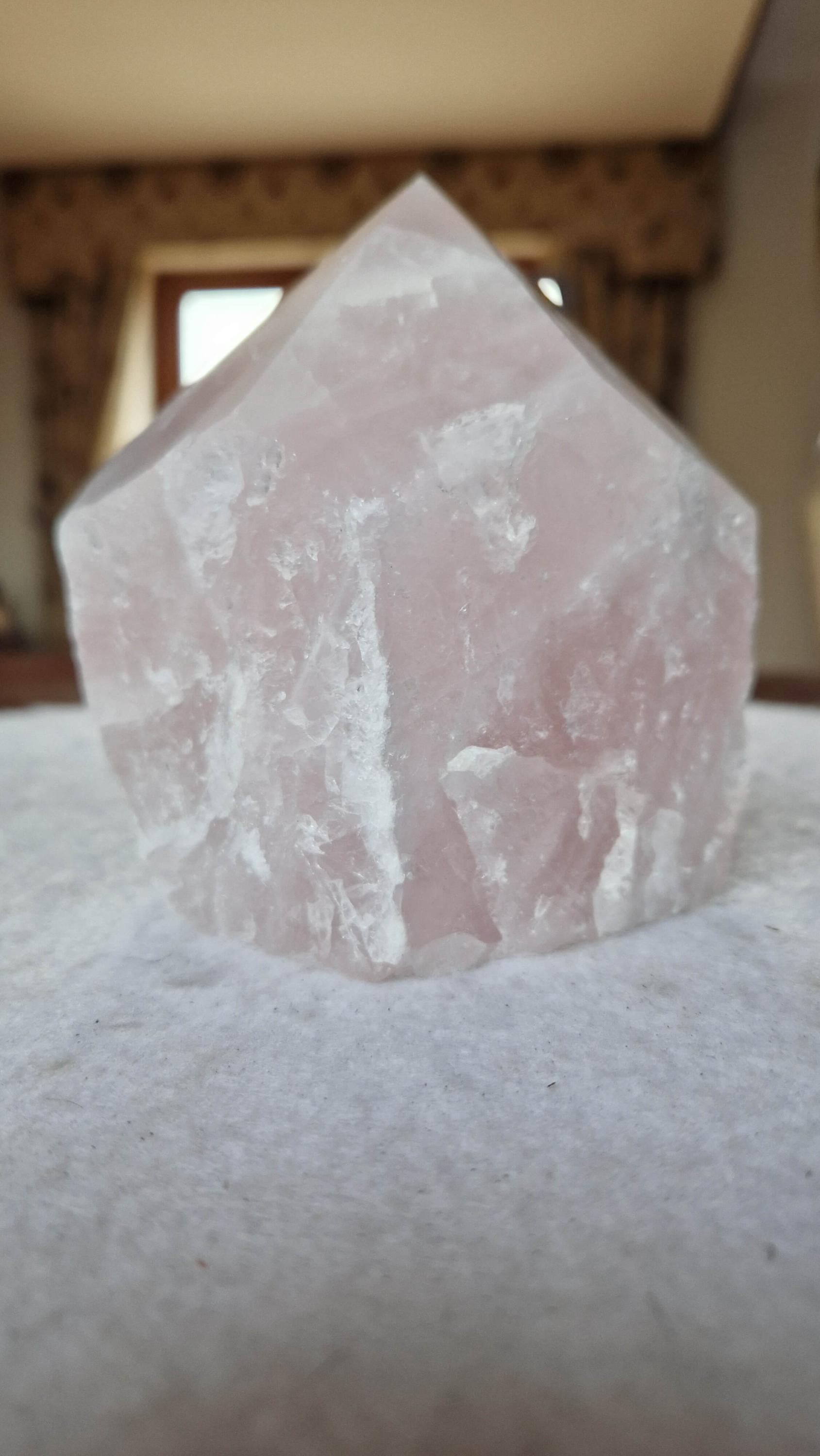 大きなローズクォーツ ピンククリスタル 17個のクォーツタワーポイント