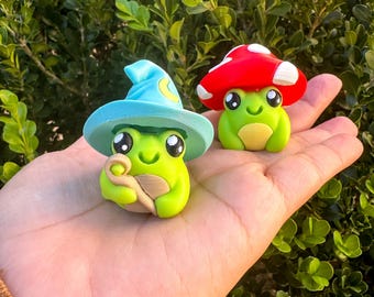 whimsy frog fidget, mushrooms, mage, frogs, clicker, desk fidget, keychains, 3D, wizard