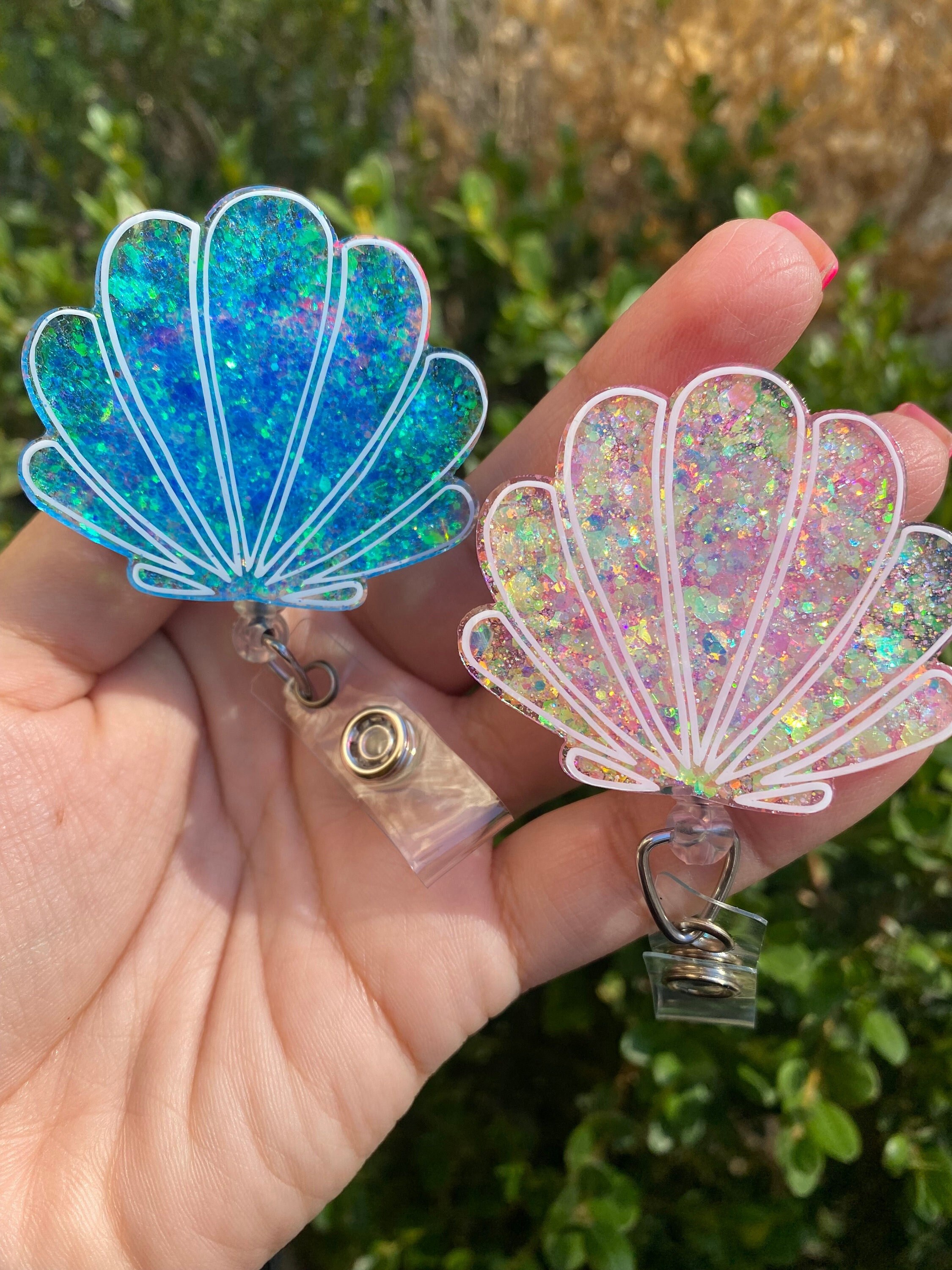 Holographic Seashell Badge Reel, Summer Badge Reel, Retractable ID Nurse  Badge, Gifts for Nurses, Teacher Lanyard, ID Holder, Badge Clip -   Canada