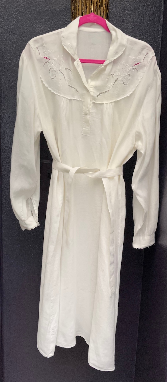 Irish Linen Nightgown With Embrodery - image 1