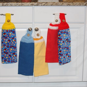 Hanging Loop Towel. Double Hanging Towels. Kitchen Hanging Towel. Oven Door  Towel. Kitchen Hand Towel. Hostess Gift. Candy Canes 