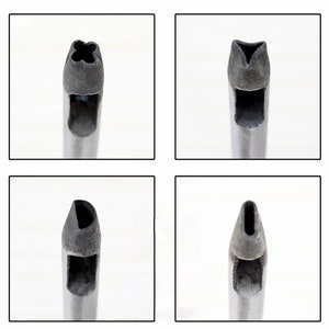K&ouml;nnte beinhalten: Vier verschiedene Leder-Lochwerkzeuge mit verschiedenen Formen, darunter ein Stern, ein Herz, ein Kreis und ein Kreuz. Die Werkzeuge sind aus Metall und haben eine silberne Oberfl&auml;che.