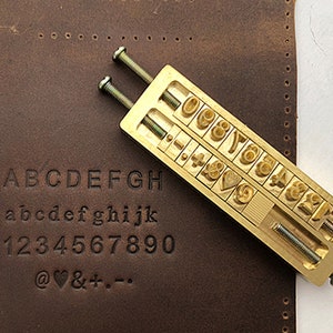 Sello de cuero personalizado, 26 sellos del alfabeto, letras de metal de latón, soporte de latón, juego de sellos de madera, herramientas (soporte de doble línea)