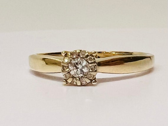9ct white gold illusion sales set diamond solitaire ring