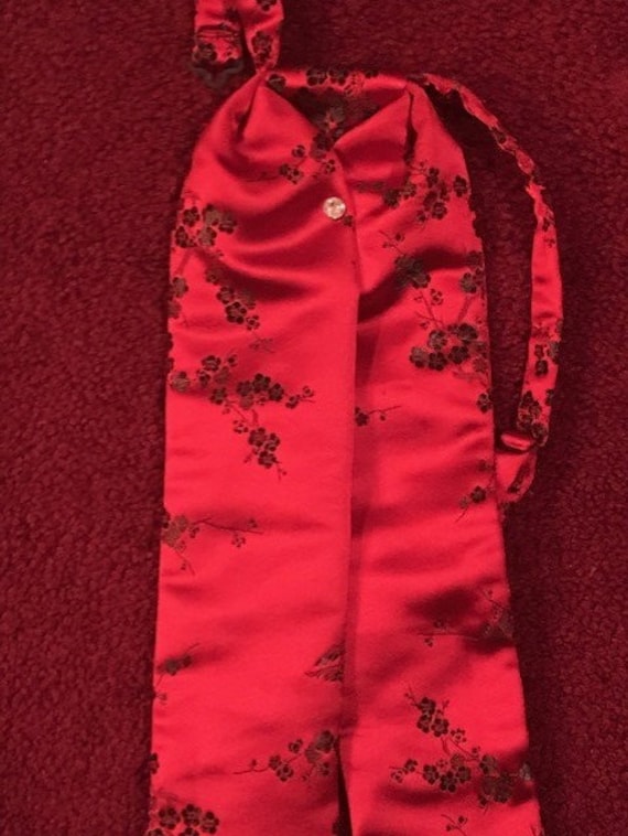 red puff tie