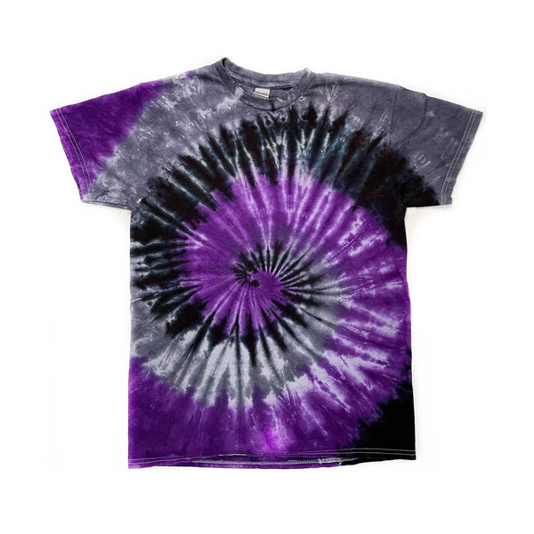 twisting shirt for tie dye