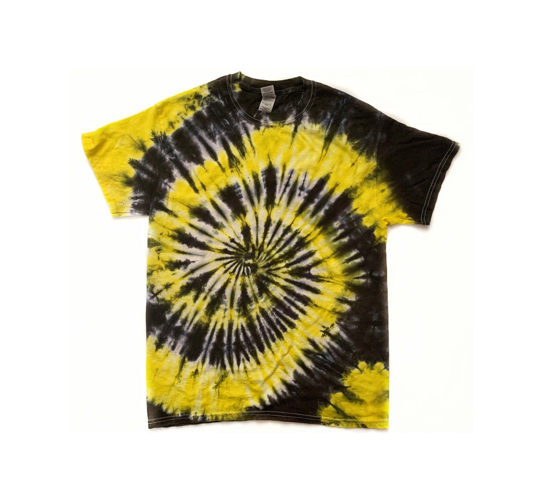 Yellow Tie Dye Men's Short Sleeve Shirt