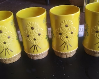 Vintage Ceramic Daisy Cups Set of 4