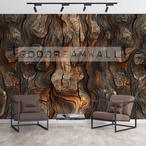 Könnte beinhalten: Zwei braune Stühle mit schwarzen Metallrahmen stehen vor einer Wandmalerei, die eine Nahaufnahme eines Holzmaserungsmusters mit Wirbeln und Knoten zeigt. Die Holzmaserung ist eine Mischung aus Braun, Orange und Schwarz.
