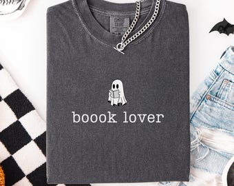 T-shirt voor boekenliefhebbers | Leuk spookje dat een boek leest | Grappig cadeau voor boekenliefhebbers met een spookje | Halloween-shirt met boekenprint | Leuke kleding met spookthema