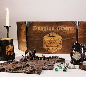 Houten D20 Dungeon Master Thema met magnetische platen