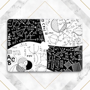 Puede incluir: Piel para portátil en blanco y negro con un patrón geométrico de ecuaciones matemáticas, fórmulas y símbolos. El diseño incluye círculos, triángulos y otras formas.