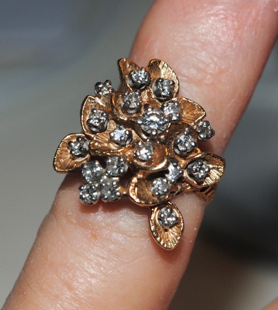 Yellow Gold Leaf Motif Diamond Ring