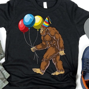 Camiseta de cumpleaños de Bigfoot / Camiseta de Bigfoot / Regalos de Bigfoot / Camiseta de Bigfoot / Camiseta de Yeti / Camiseta de Sasquatch / Camiseta de Bigfoot / Camiseta sin mangas / Sudadera con capucha imagen 1