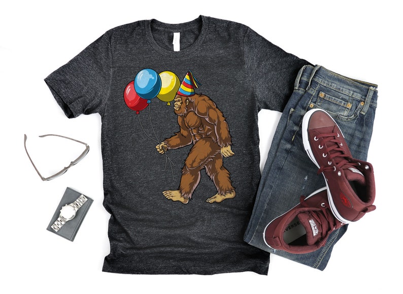 Camiseta de cumpleaños de Bigfoot / Camiseta de Bigfoot / Regalos de Bigfoot / Camiseta de Bigfoot / Camiseta de Yeti / Camiseta de Sasquatch / Camiseta de Bigfoot / Camiseta sin mangas / Sudadera con capucha imagen 3