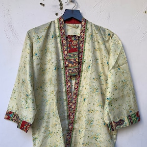 Kimono Short Robe, Women&#39;s clothing, Recycled Sari Kimono robe, Vintage Silk kimono, Pure Silk Bathrobe, silk kimono, Silk Robe, Nightwear,