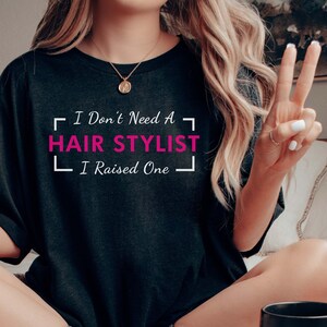 Cadeau de coiffeur pour maman | Idée cadeau parfaite pour les coiffeurs et les barbiers | Chemise de coiffeur pour maman | Fier parent d'un coiffeur