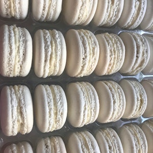 12 white homemade macarons, wedding,birthday,baby shower,cakes,sweets