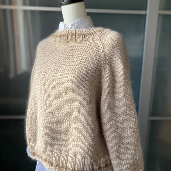 Pull avec manches tricoté en laine fine fibre 100% naturelle  fait main