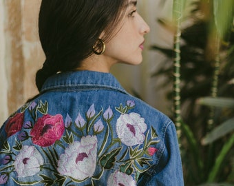 Condesa Hellblauer Denim, mexikanische Blumenstickerei-Jeansjacke, Vintage handgemachter Boho-Mantel, mexikanische Handwerker bestickt, Jacke für Frauen