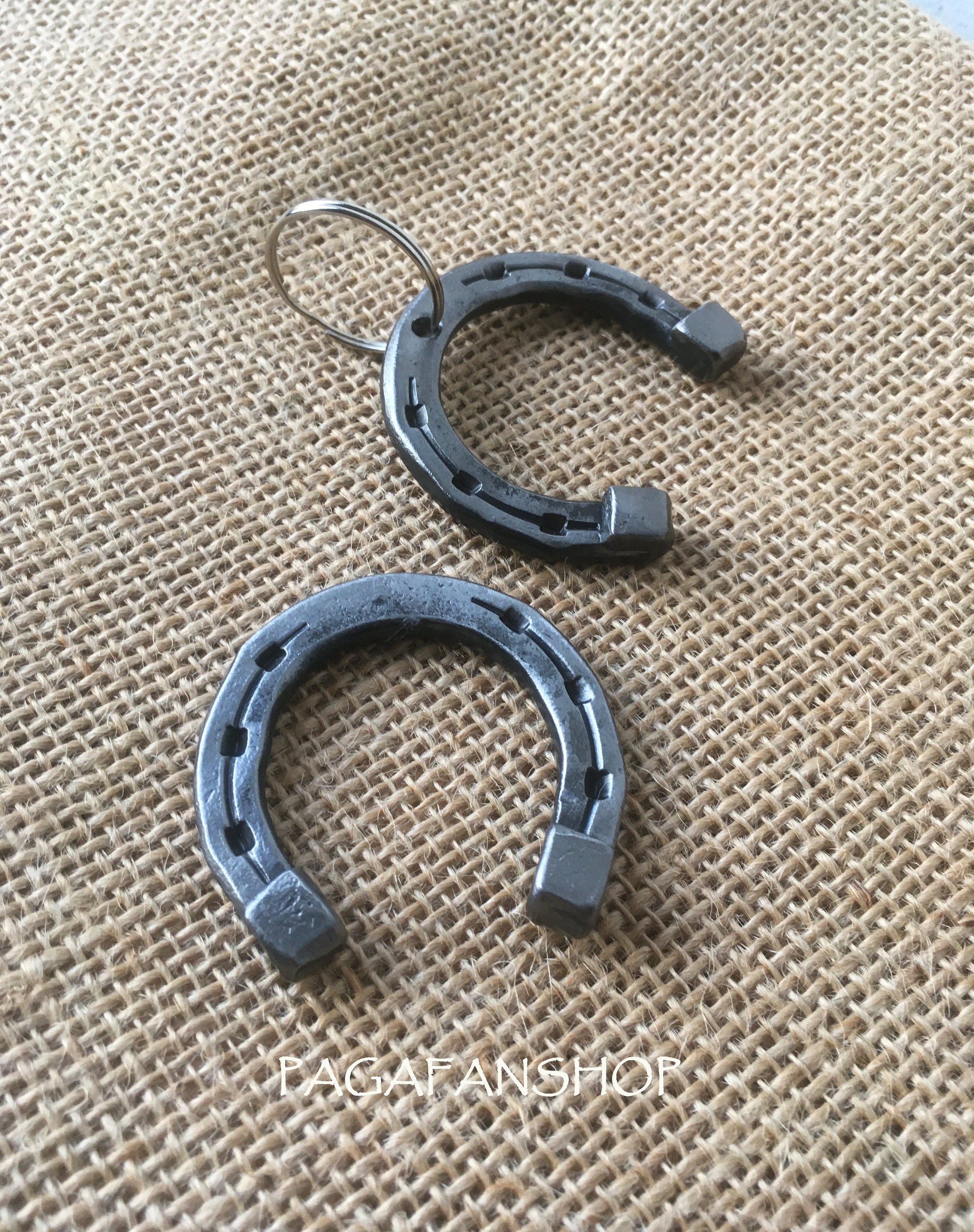 幸運を呼ぶ馬蹄ハンドメイド(オーストラリア) 小さな馬蹄、鍛冶屋、鍛冶場、幸運、伝統、鉄、鋼、 - Etsy 日本