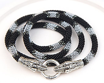 Collier de perles en argent noir fait main avec tête de dragon, corde au crochet, tour de cou créature mythique unique