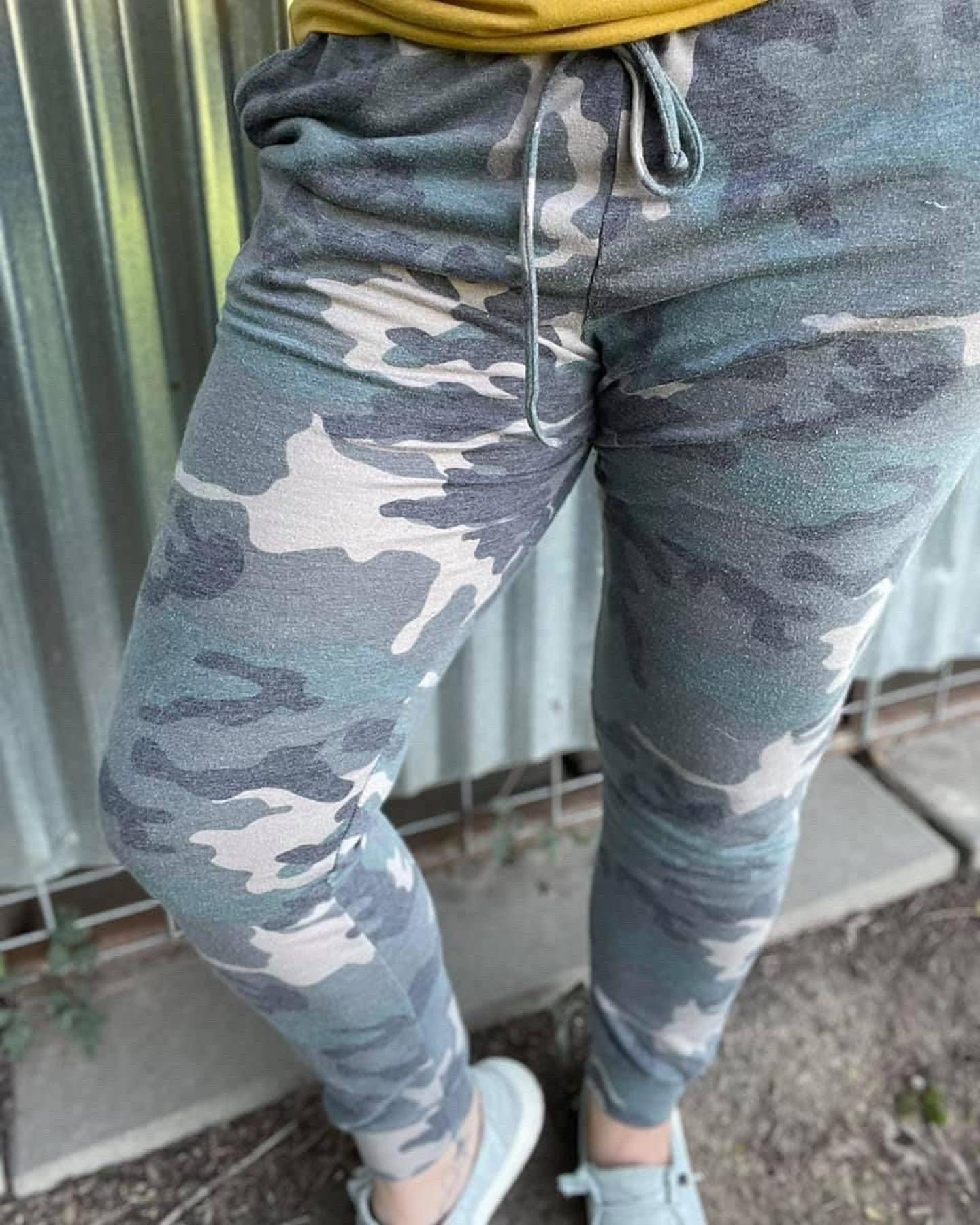 camouflage joggers womens