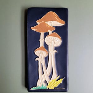 Maestros Dorados, Hongo Psilocibio - Azulejo de cerámica hecho a mano
